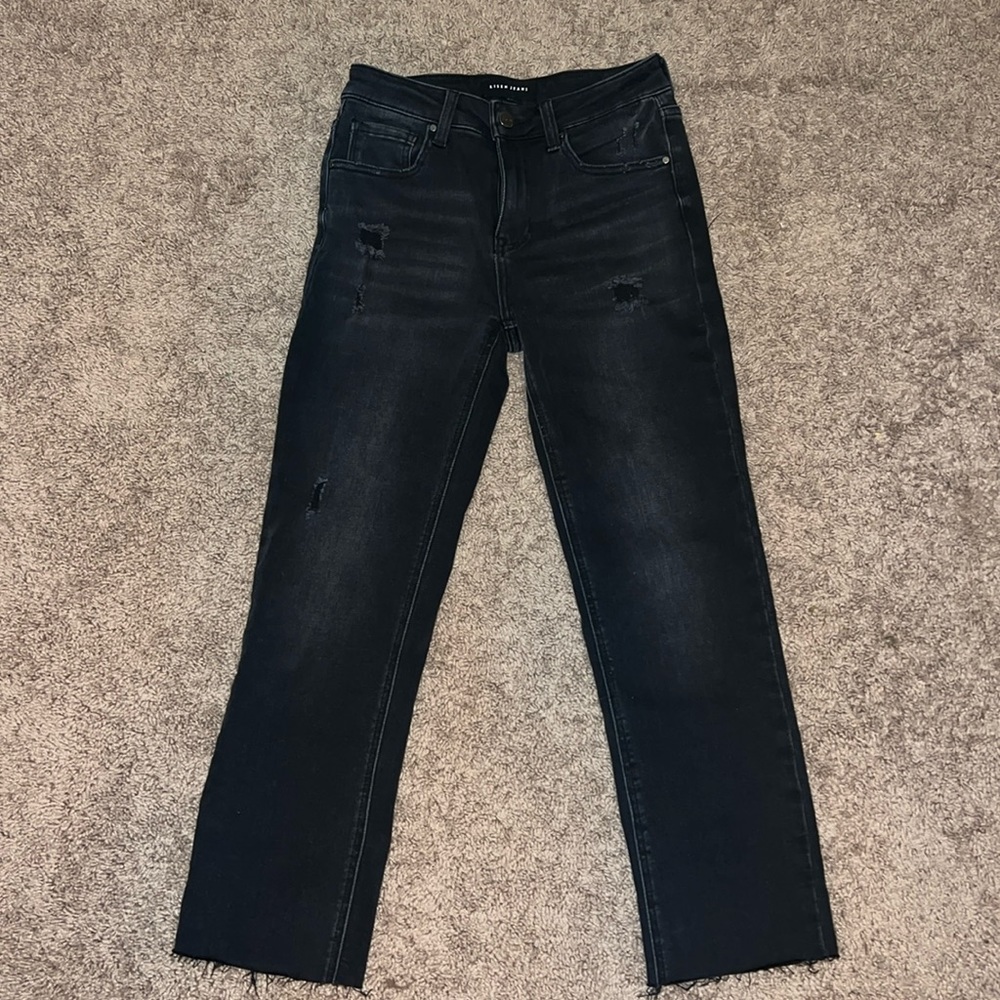 Risen straight leg crop jeans